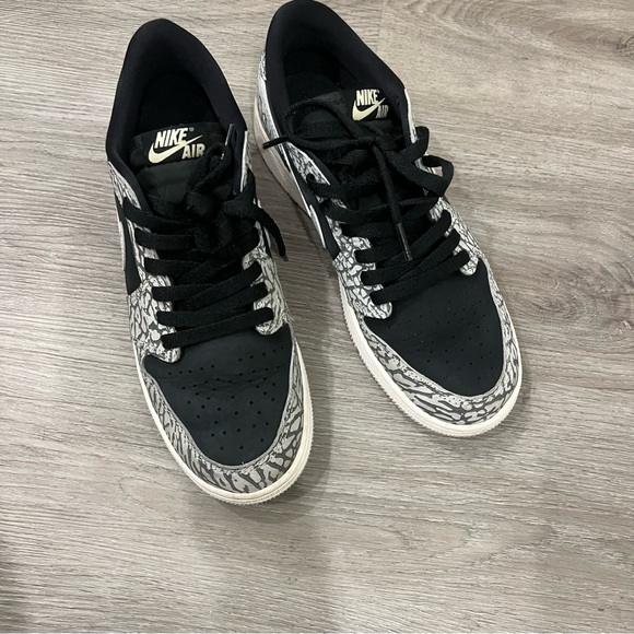 Jordan 1 Retro Low OG Size 6.5Y - Picture 9 of 10